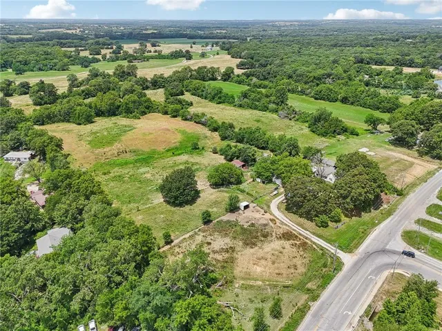 $1,100,000 | 116 Northeast 21st Road, Warrensburg, MO 64093