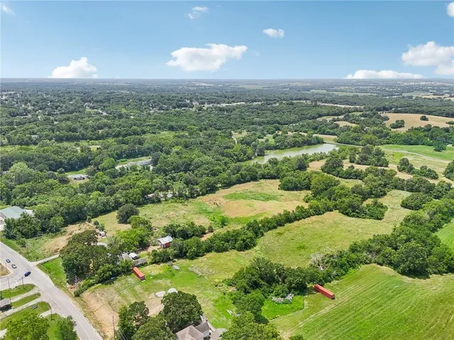 $1,100,000 | 116 Northeast 21st Road, Warrensburg, MO 64093