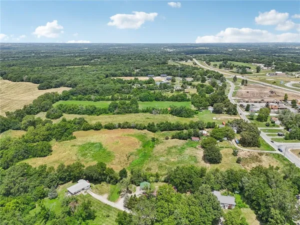 $1,100,000 | 116 Northeast 21st Road, Warrensburg, MO 64093