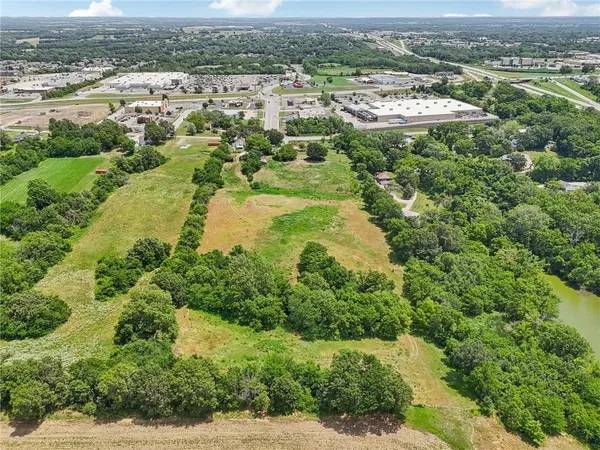 $1,100,000 | 116 Northeast 21st Road, Warrensburg, MO 64093