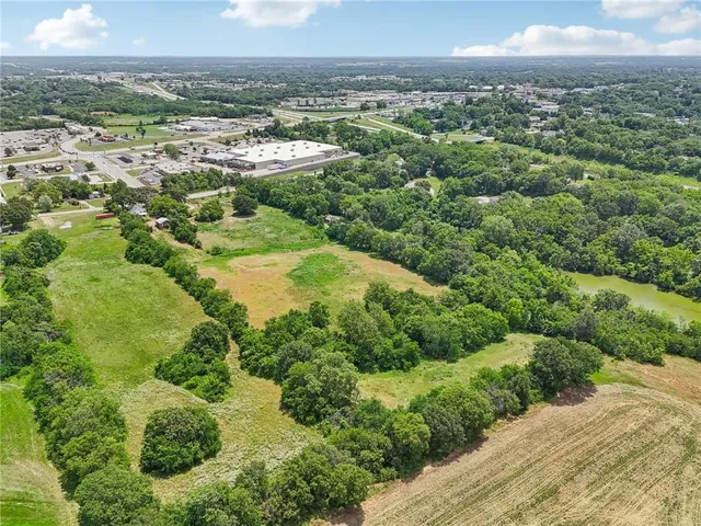 $1,100,000 | 116 Northeast 21st Road, Warrensburg, MO 64093