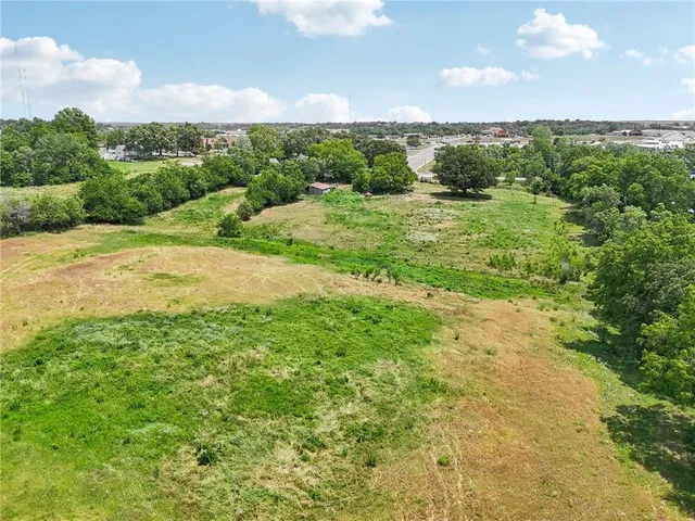 $1,100,000 | 116 Northeast 21st Road, Warrensburg, MO 64093