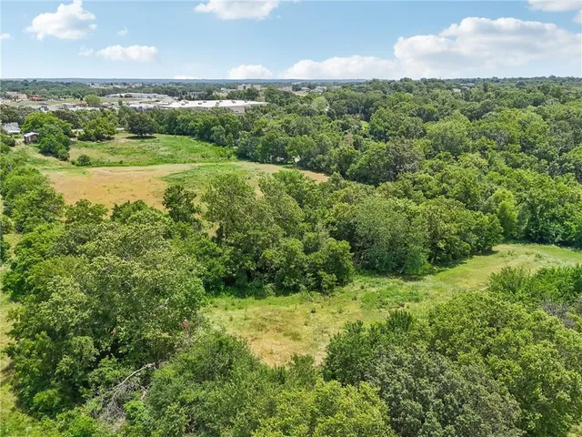 $1,100,000 | 116 Northeast 21st Road, Warrensburg, MO 64093