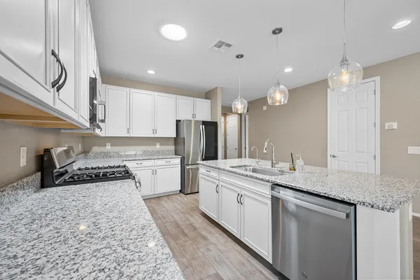 $2,800 | 25796 South 224th Place, Queen Creek, AZ 85142