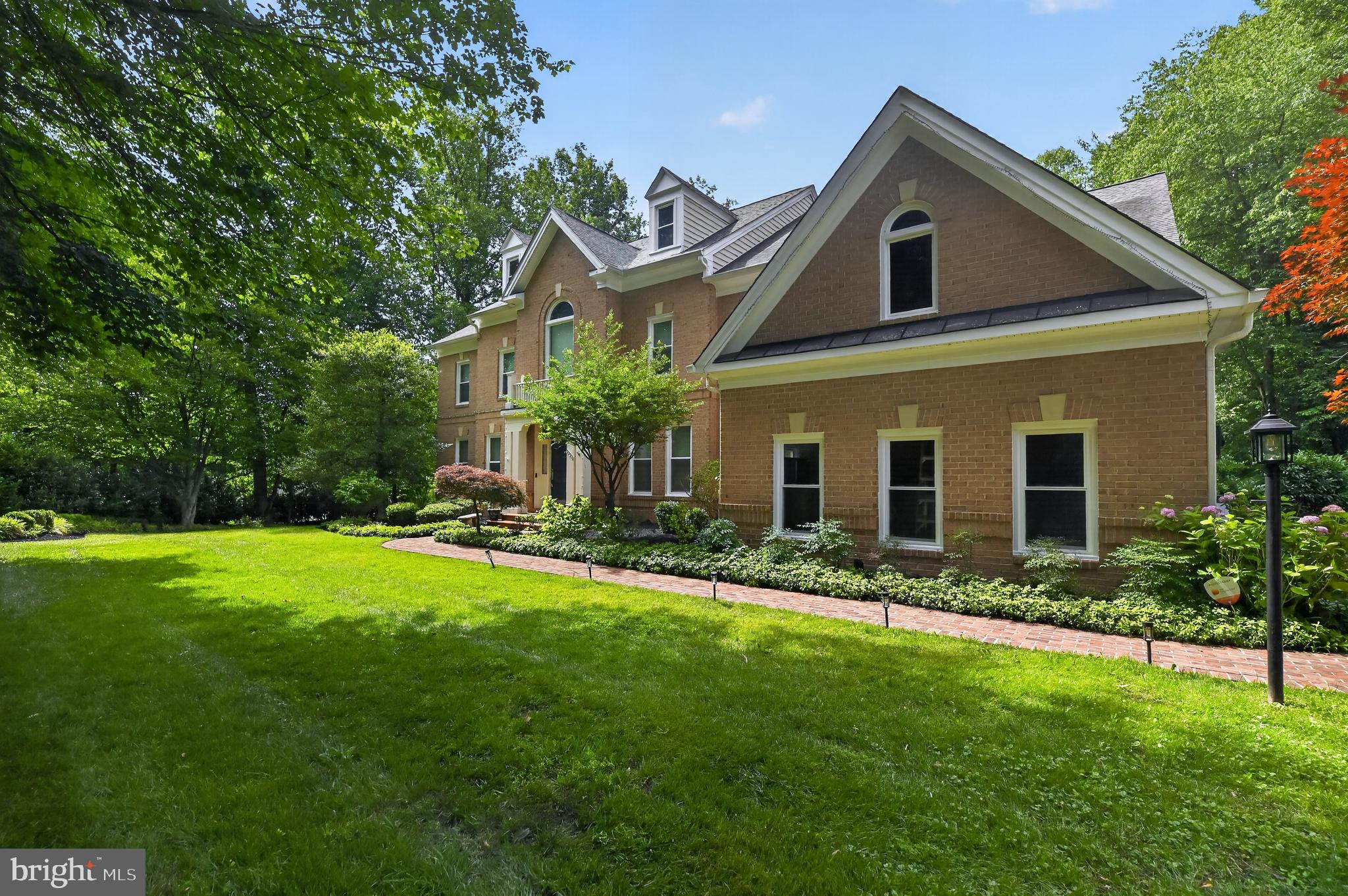 10301 Forest Maple Road Vienna, VA 22182 - Photo 6 of 27