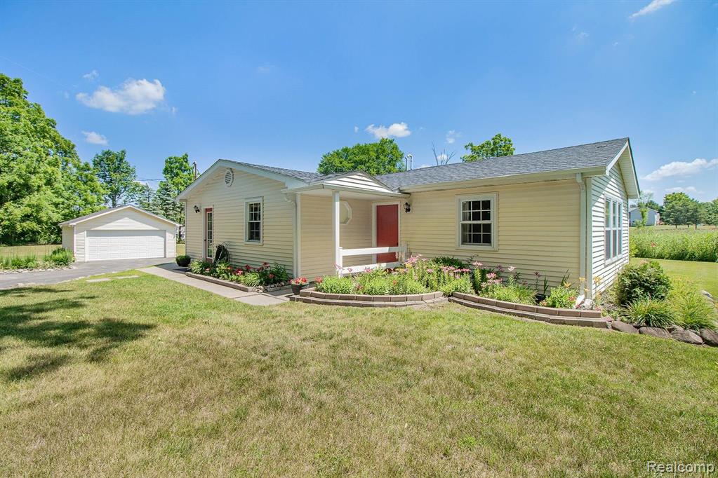 6010 Mack Road Howell, MI 48855 - Photo 2 of 23