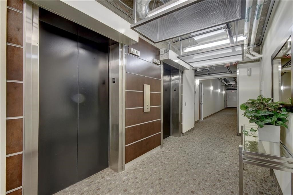 800 Brazos Street, Unit 705 Austin, TX 78701 - Photo 28 of 33 a view of a hallway