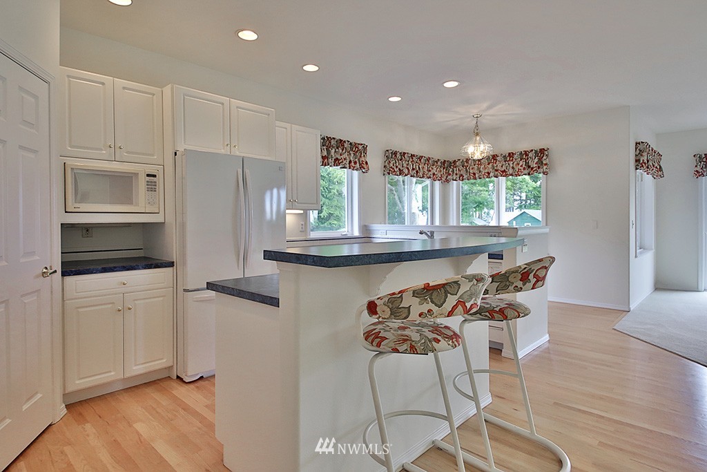2247 Inverness Way Coupeville, WA 98239 - Photo 7 of 22 Gallery Image 7