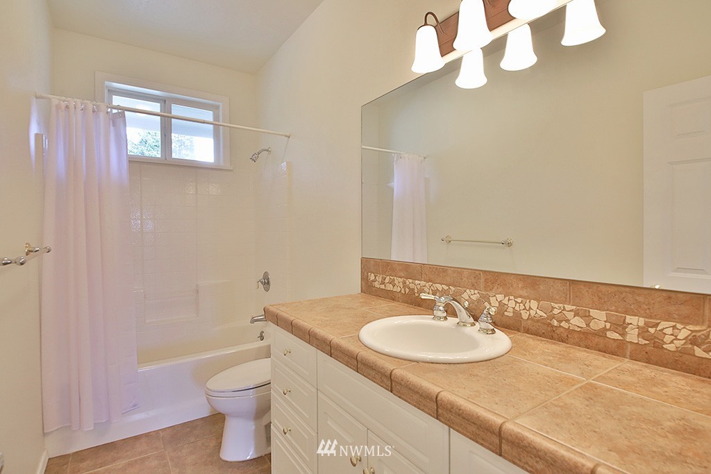 2247 Inverness Way Coupeville, WA 98239 - Photo 10 of 22 Gallery Image 10