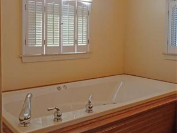 358 Bridle Path Worcester, MA 01604 - Photo 17 of 20 Gallery Image 17