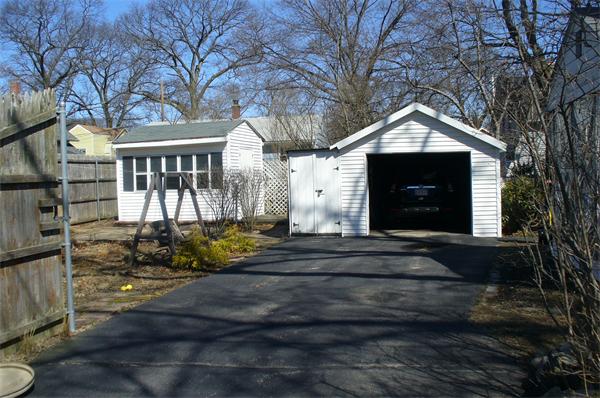 358 Bridle Path Worcester, MA 01604 - Photo 3 of 20 Gallery Image 3