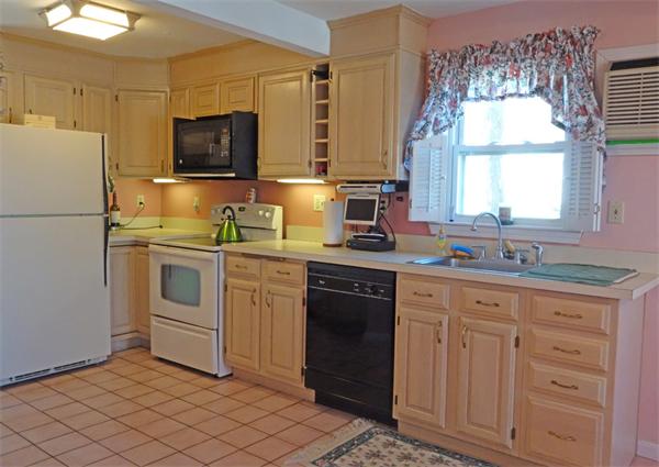 358 Bridle Path Worcester, MA 01604 - Photo 5 of 20 Gallery Image 5
