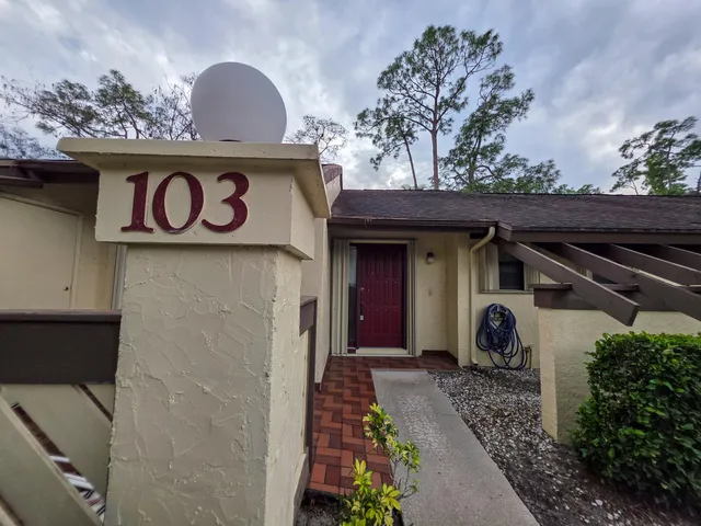 $195,000 | 103 Rose Bay Court, Royal Palm Beach, FL 33411