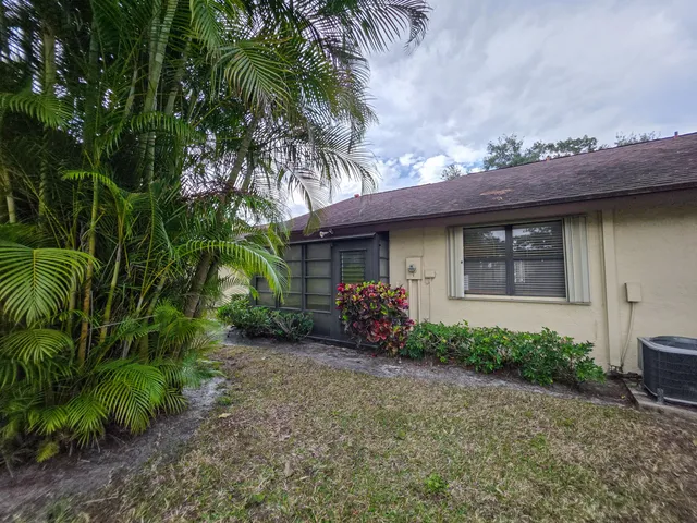 $195,000 | 103 Rose Bay Court, Royal Palm Beach, FL 33411