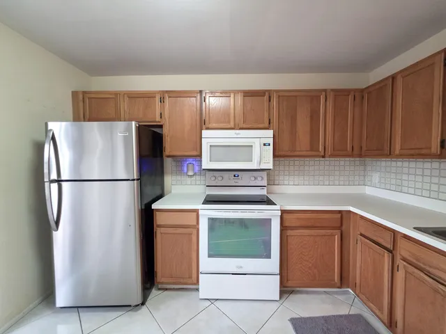 $195,000 | 103 Rose Bay Court, Royal Palm Beach, FL 33411