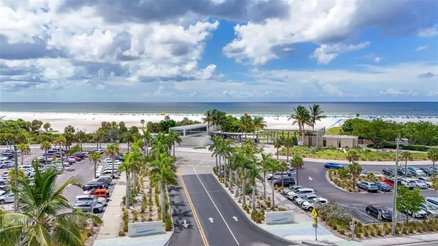 a view of a pathway with a yard