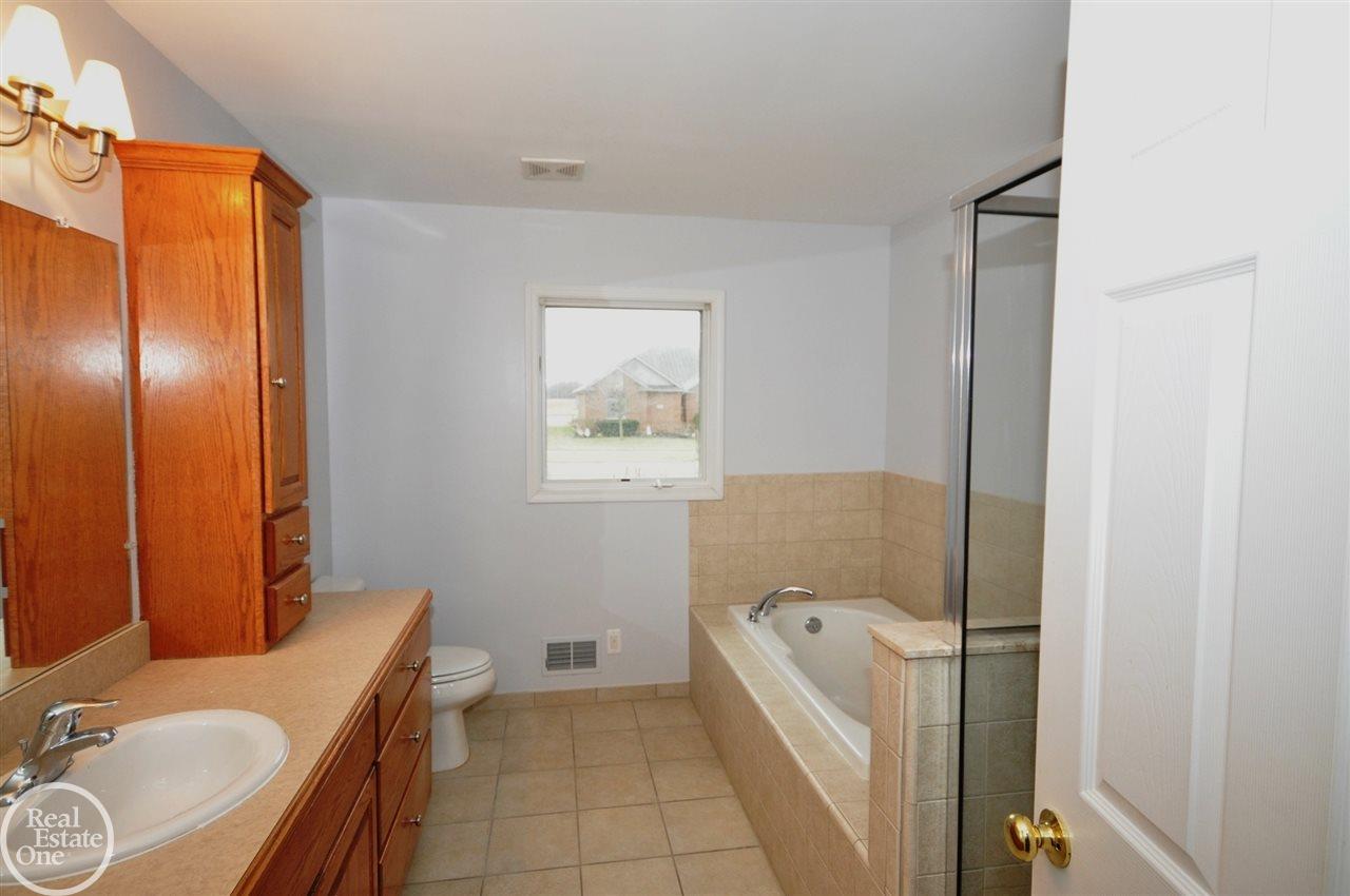 9203 Copper Ridge Drive Davison, MI 48423 - Photo 25 of 33 31367385-24.JPG
