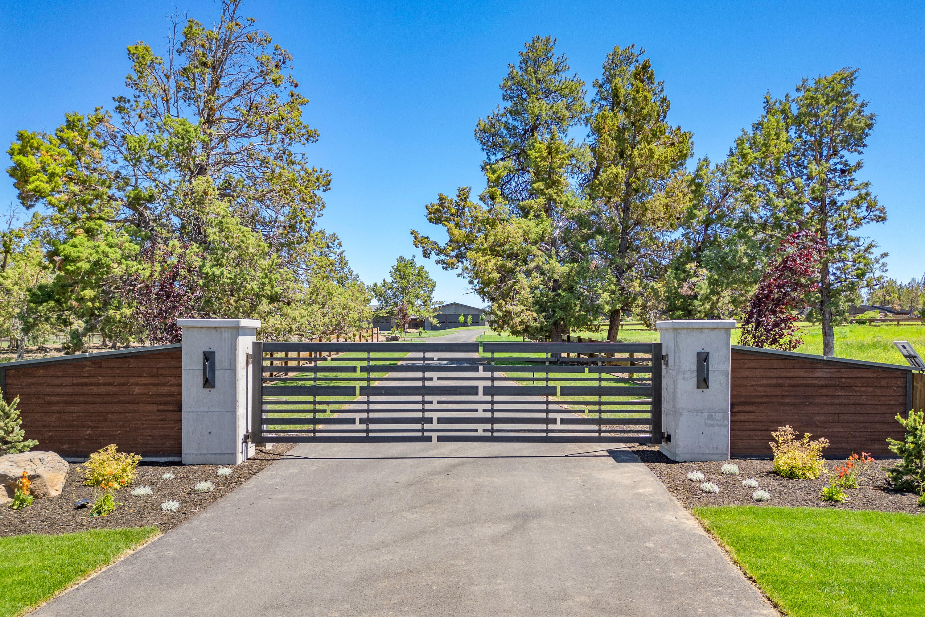 65040 Collins Road Bend, OR 97703 - Photo 52 of 57 50