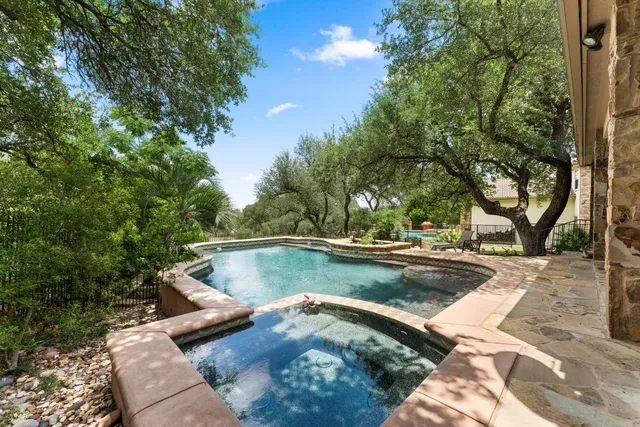 $999,000 | 2014 Lakeway Boulevard, Lakeway, TX 78734