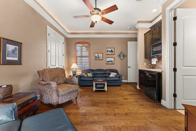 $999,000 | 2014 Lakeway Boulevard, Lakeway, TX 78734