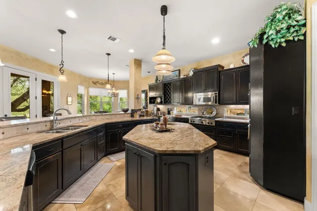 $999,000 | 2014 Lakeway Boulevard, Lakeway, TX 78734