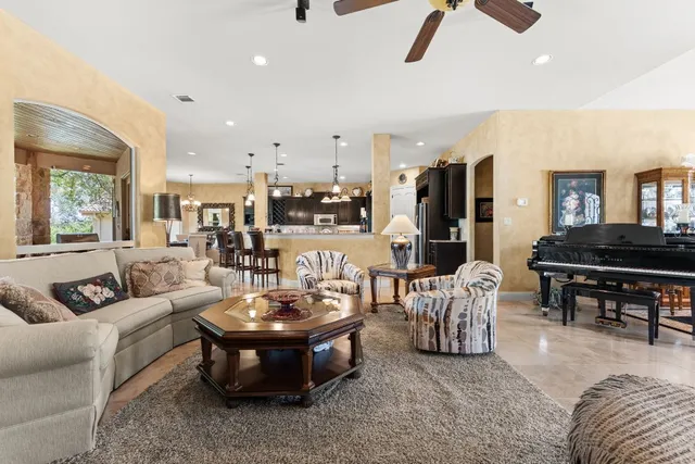 $999,000 | 2014 Lakeway Boulevard, Lakeway, TX 78734