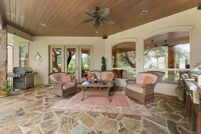 $999,000 | 2014 Lakeway Boulevard, Lakeway, TX 78734