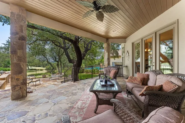 $999,000 | 2014 Lakeway Boulevard, Lakeway, TX 78734