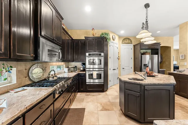 $999,000 | 2014 Lakeway Boulevard, Lakeway, TX 78734