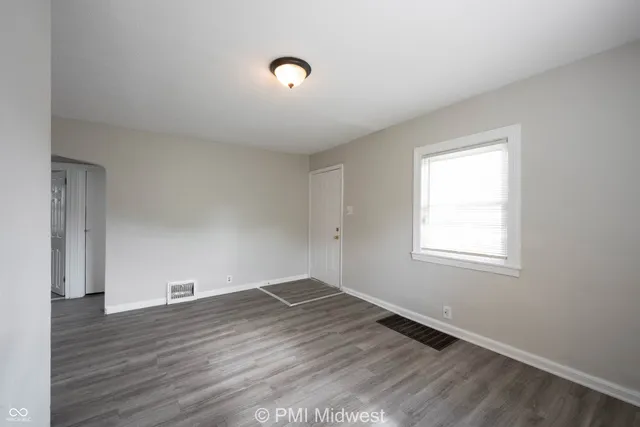 $1,249 | 1415 West Pruitt Street, Indianapolis, IN 46208