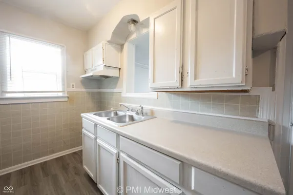 $1,249 | 1415 West Pruitt Street, Indianapolis, IN 46208