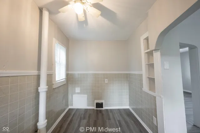 $1,249 | 1415 West Pruitt Street, Indianapolis, IN 46208