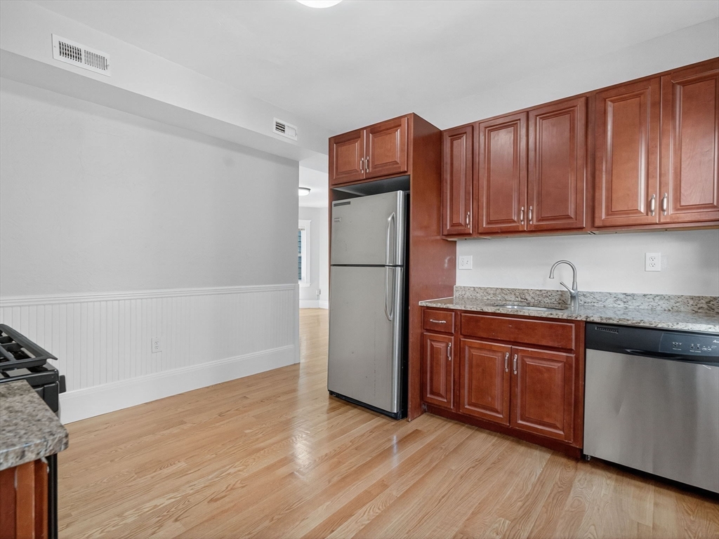 17 Chelmsford Street, Unit 2 Boston, MA 02122 - Photo 4 of 15