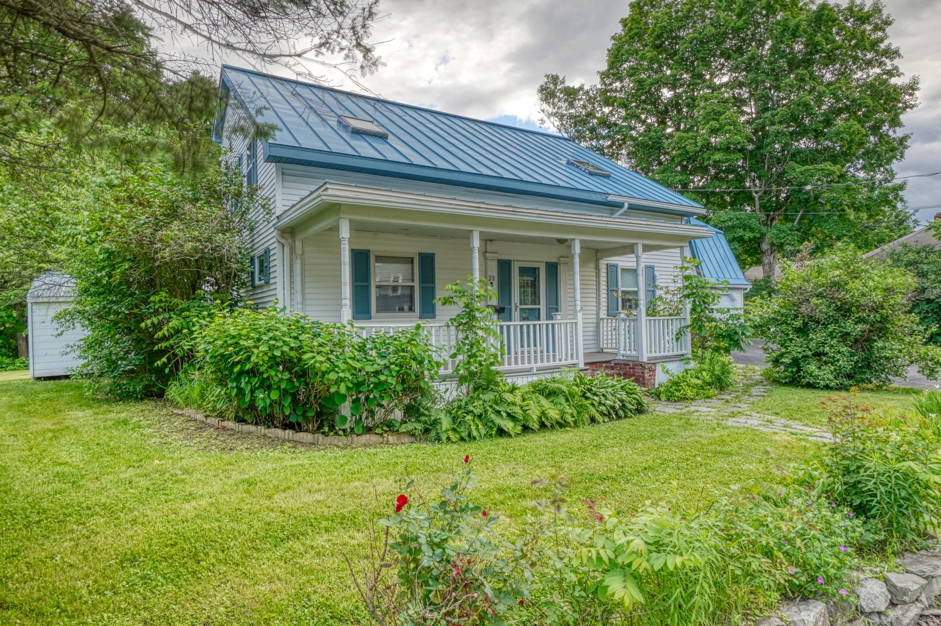 28 Belgrade Road Oakland, ME 04963 - Photo 3 of 63 Front of House
