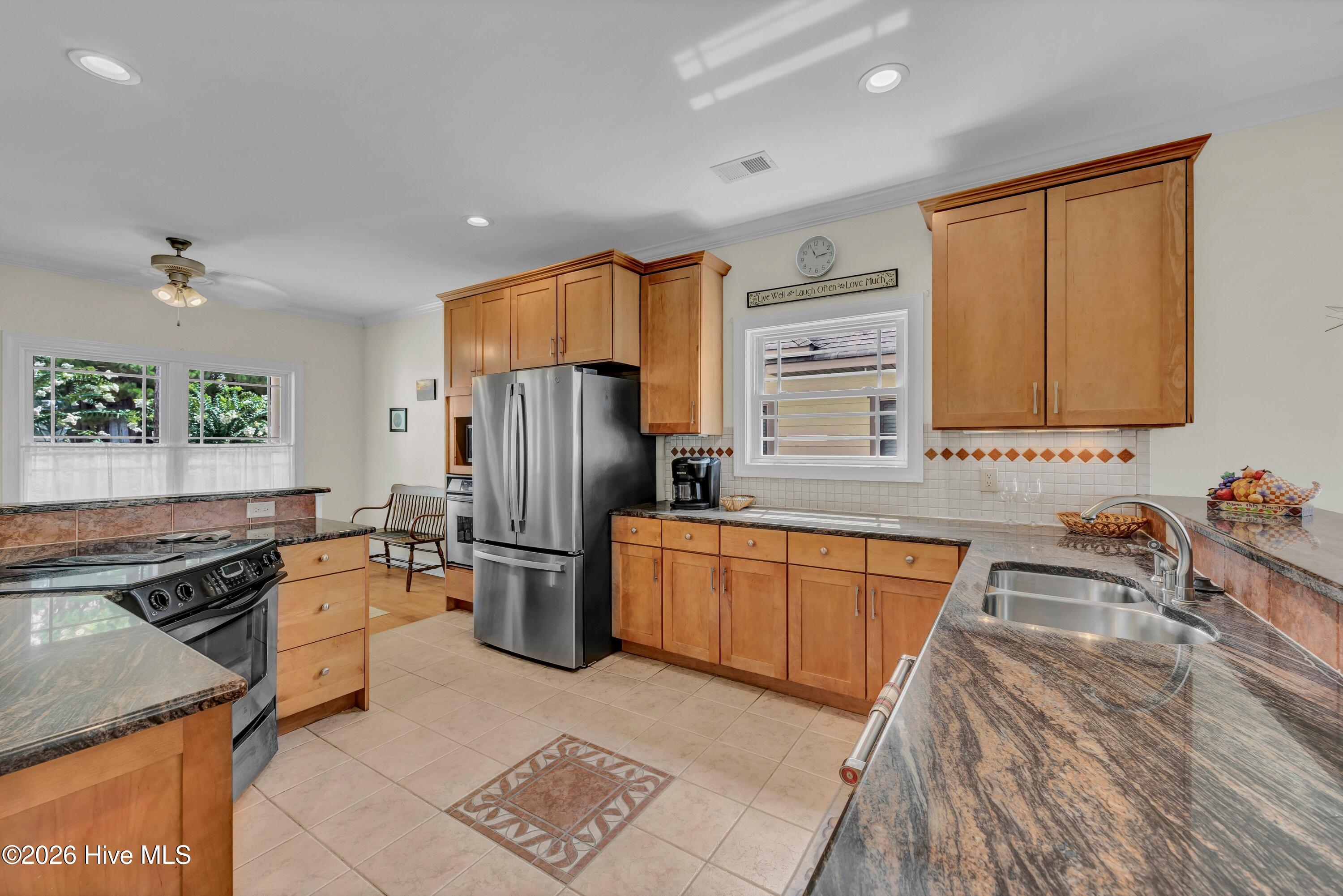 602 Planter's Ridge Drive Sunset Beach, NC 28468 - Photo 10 of 72