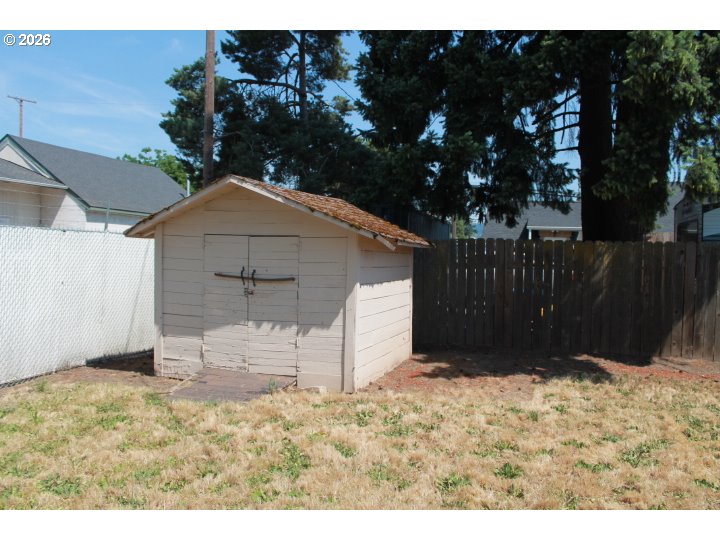 122 South 38th Street Springfield, OR 97478 - Photo 22 of 22 Shed