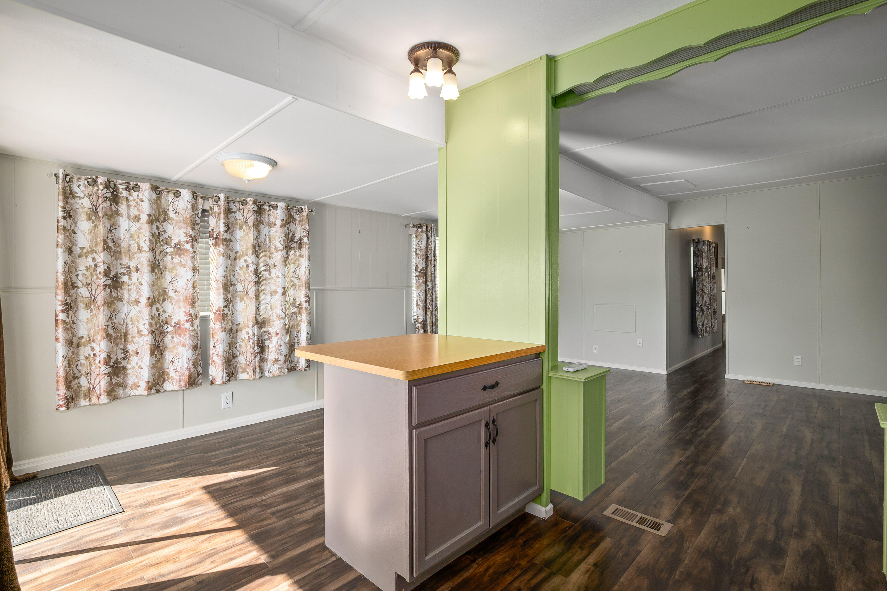 1241 Dowell Road, Unit 28 Grants Pass, OR 97527 - Photo 8 of 27 1241DowellRd#28-008