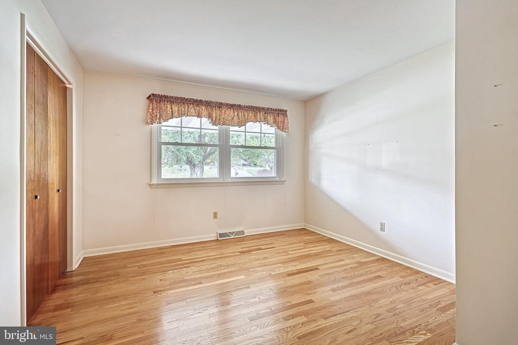 1825 Lilac Road York, PA 17408 - Photo 12 of 35 Gallery Image 12
