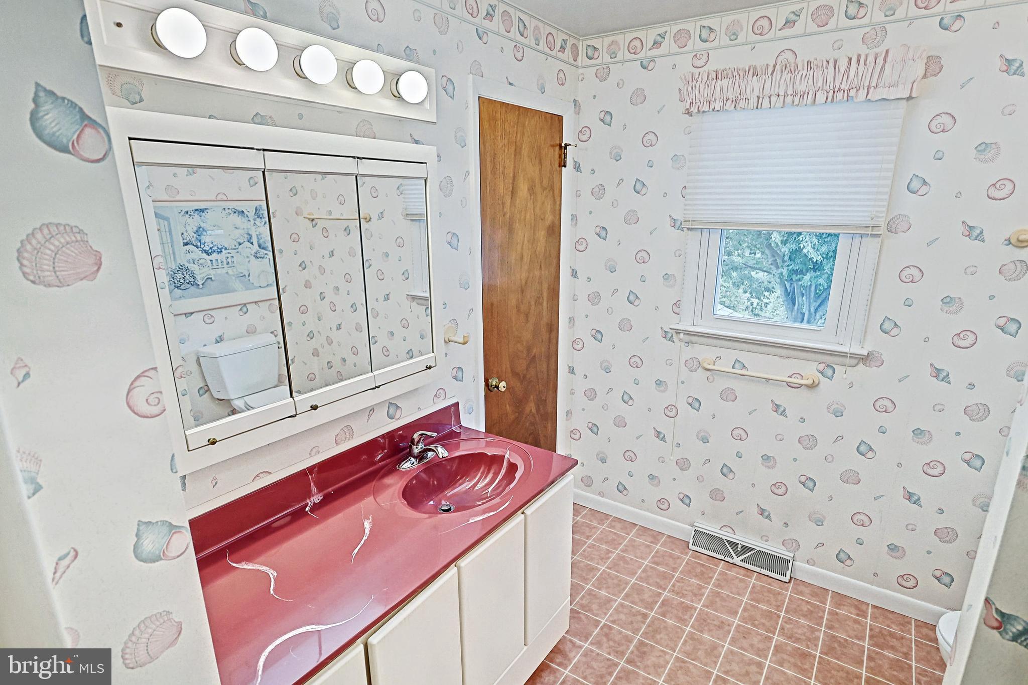 1825 Lilac Road York, PA 17408 - Photo 13 of 35 Gallery Image 13