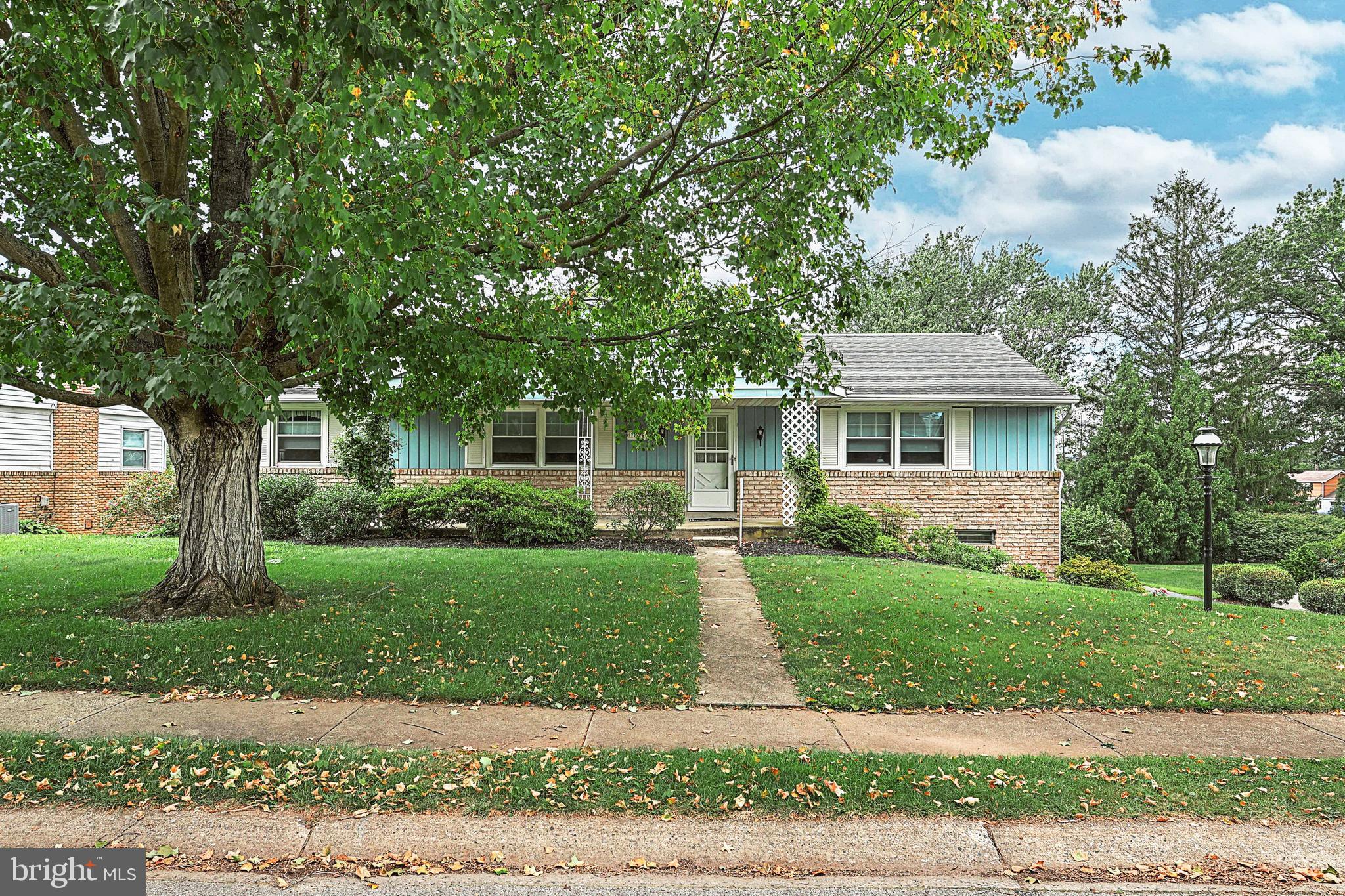 1825 Lilac Road York, PA 17408 - Photo 2 of 35 Gallery Image 2
