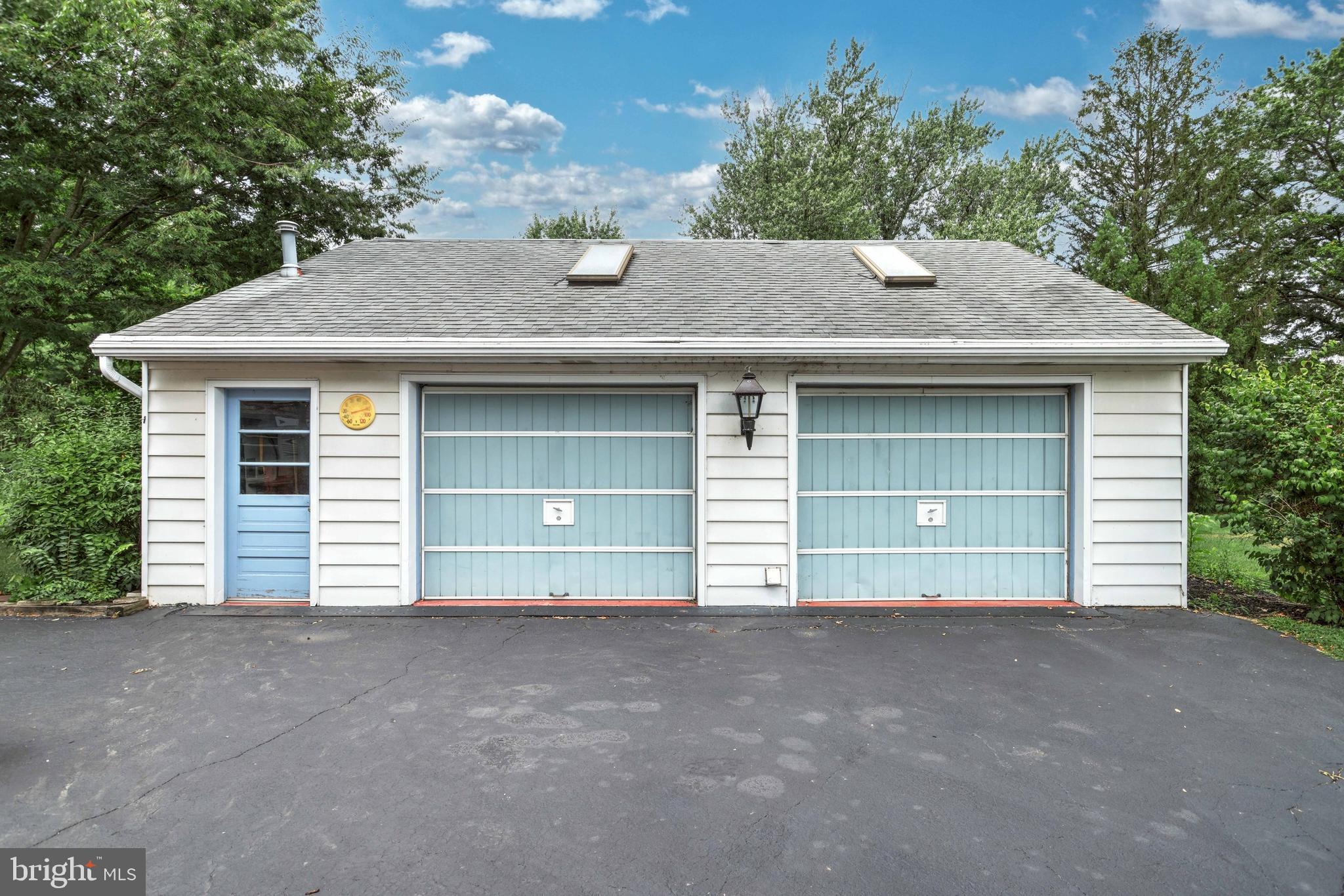 1825 Lilac Road York, PA 17408 - Photo 31 of 35 Gallery Image 31