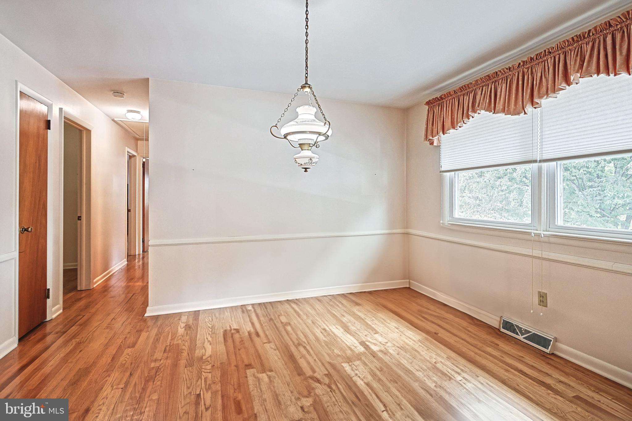1825 Lilac Road York, PA 17408 - Photo 7 of 35 Gallery Image 7
