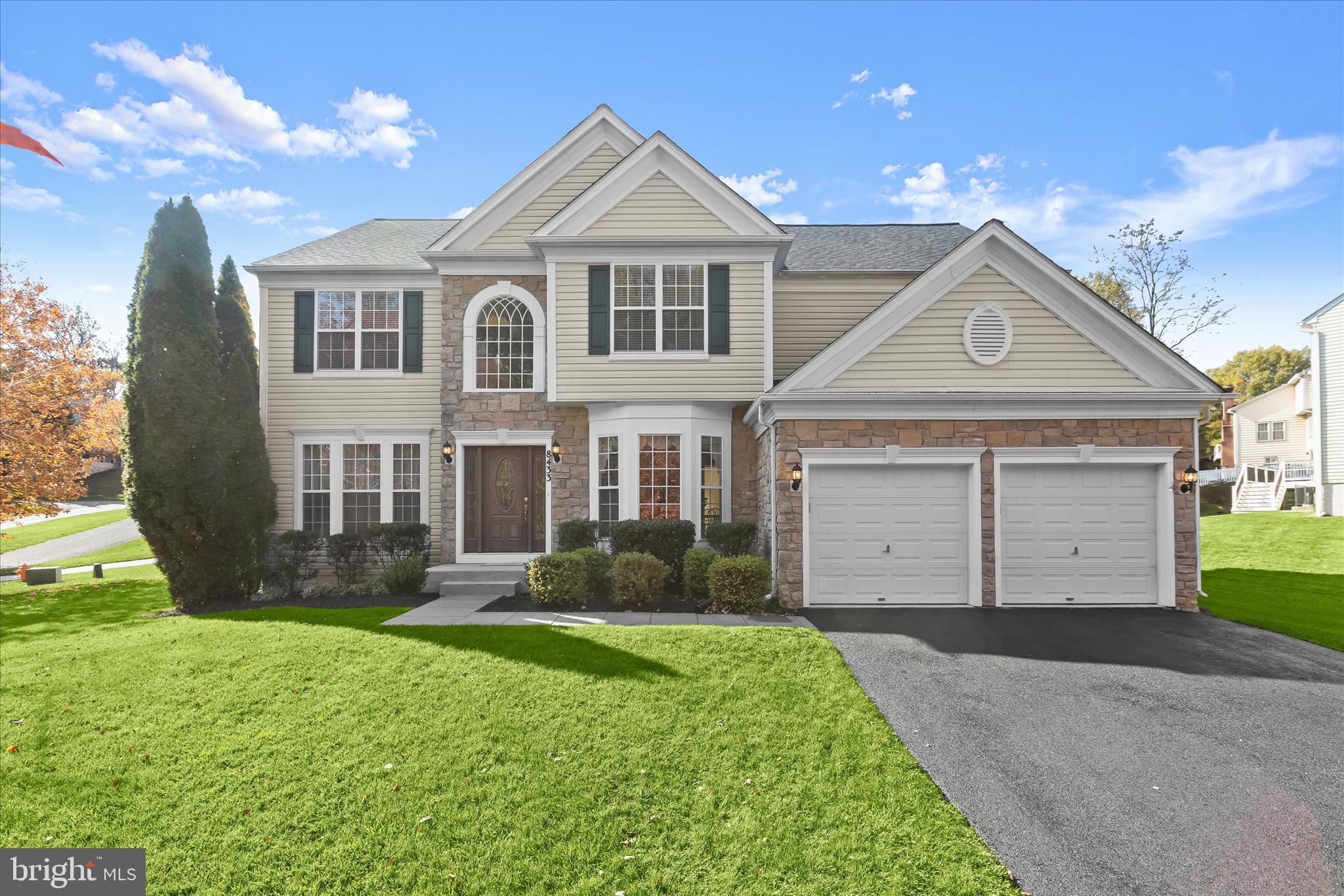 Welcome to 8433 Roberts Rd!