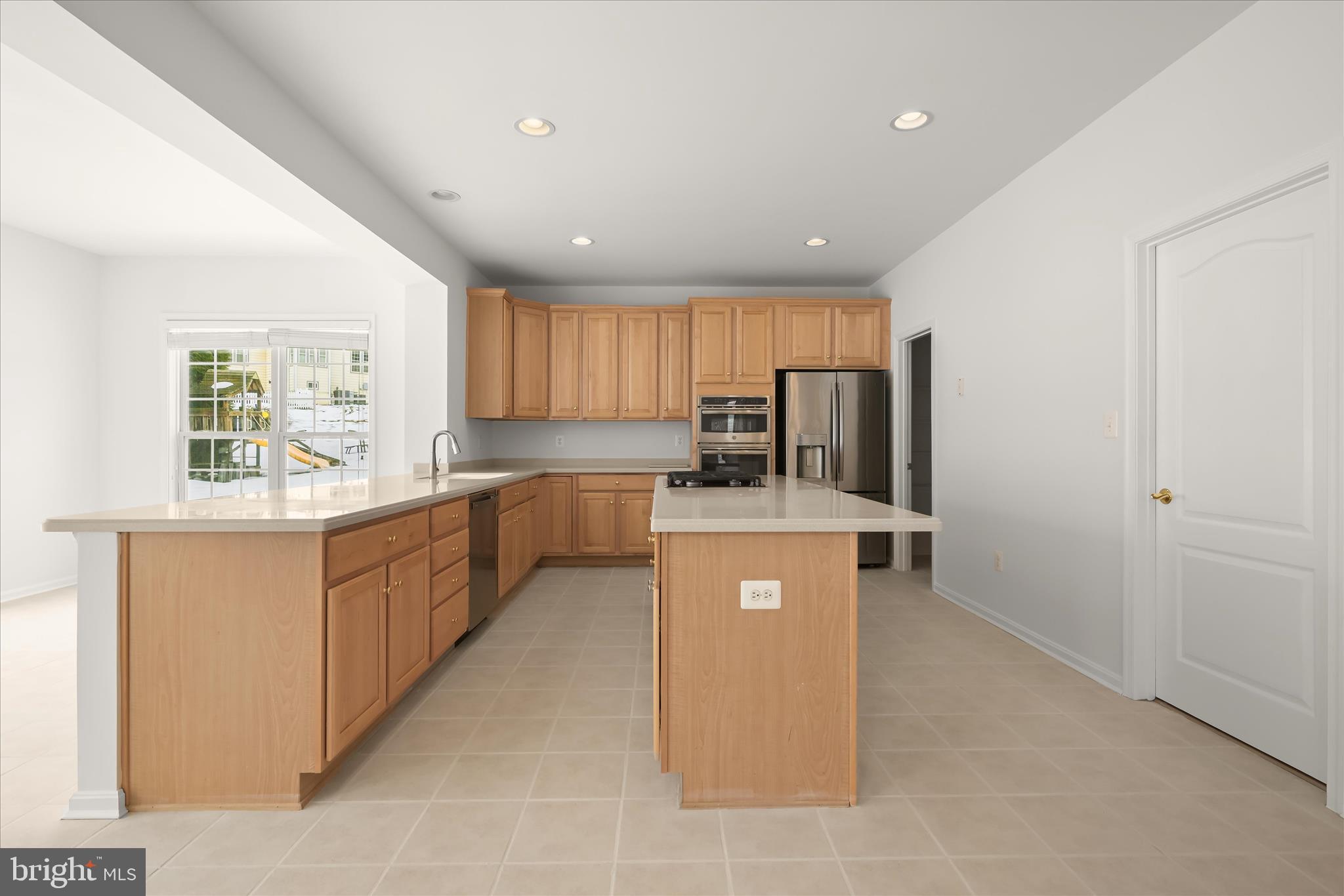 8433 Roberts Road Ellicott City, MD 21043 - Photo 27 of 84 Gourmet kitchen