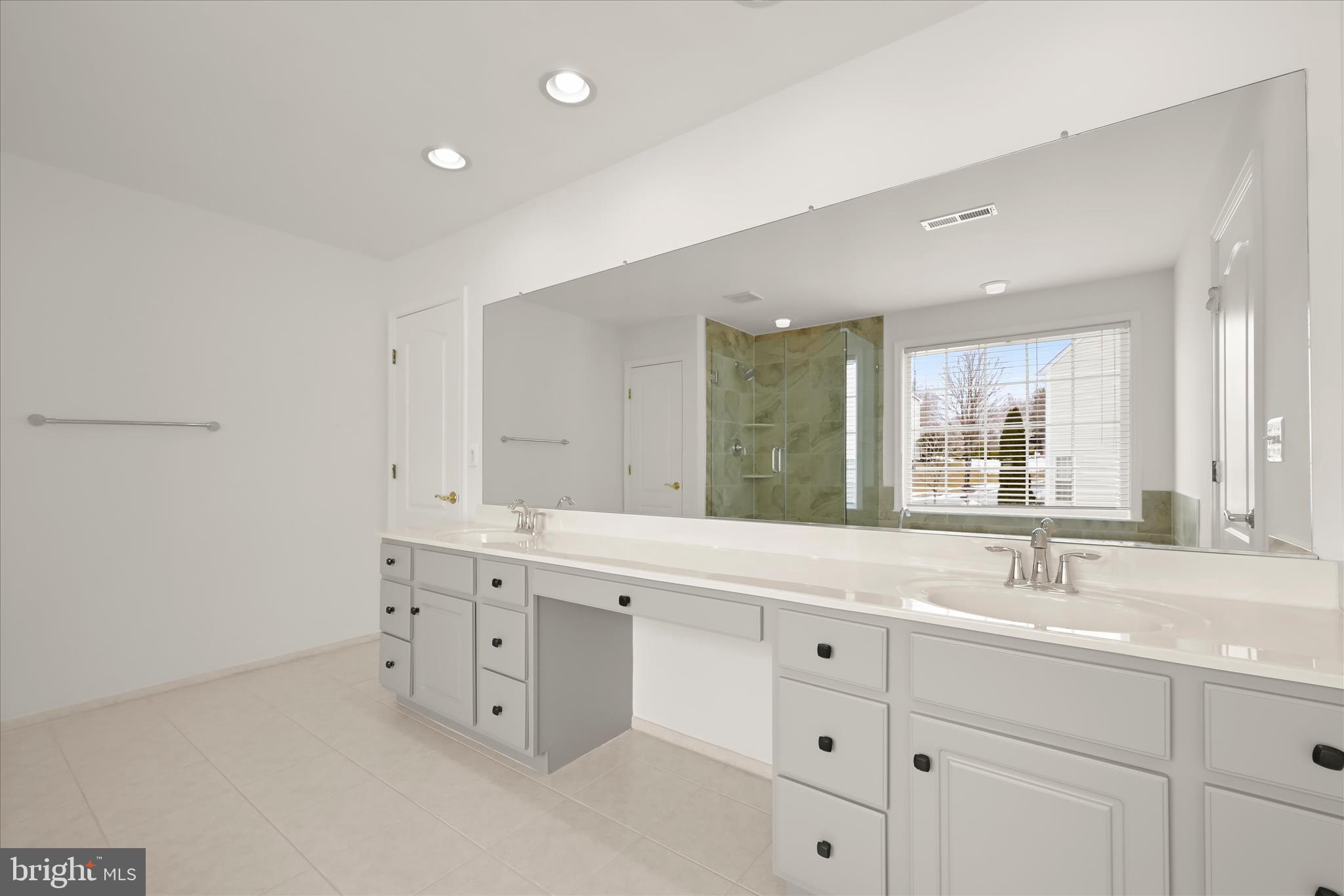 8433 Roberts Road Ellicott City, MD 21043 - Photo 49 of 84 Extended dual vanity