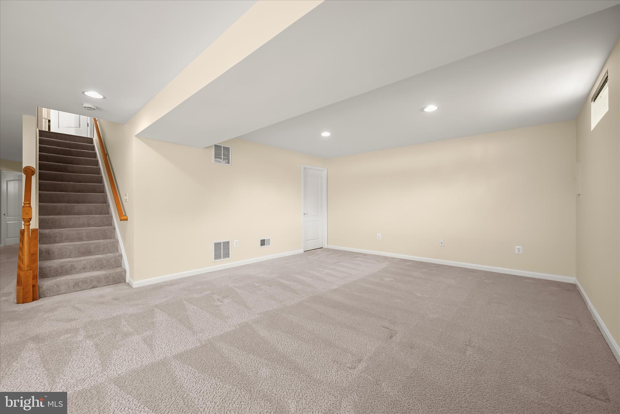 8433 Roberts Road Ellicott City, MD 21043 - Photo 65 of 84 Recessed lighting