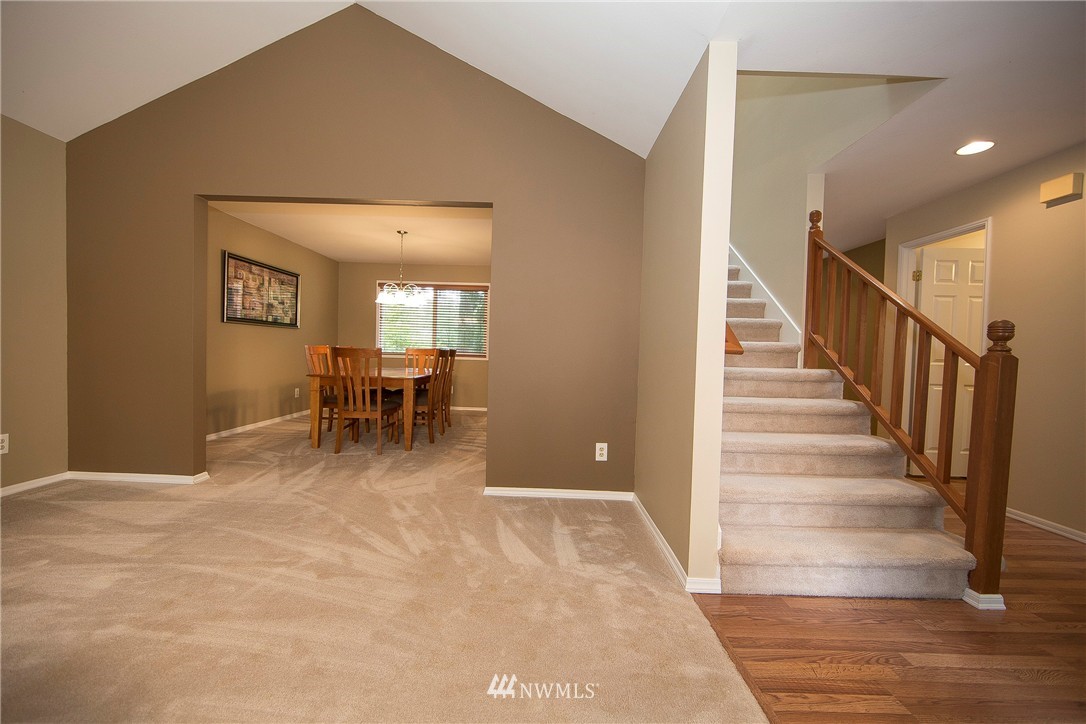 19829 133rd Place Southeast Renton, WA 98058 - Photo 3 of 25 Gallery Image 3