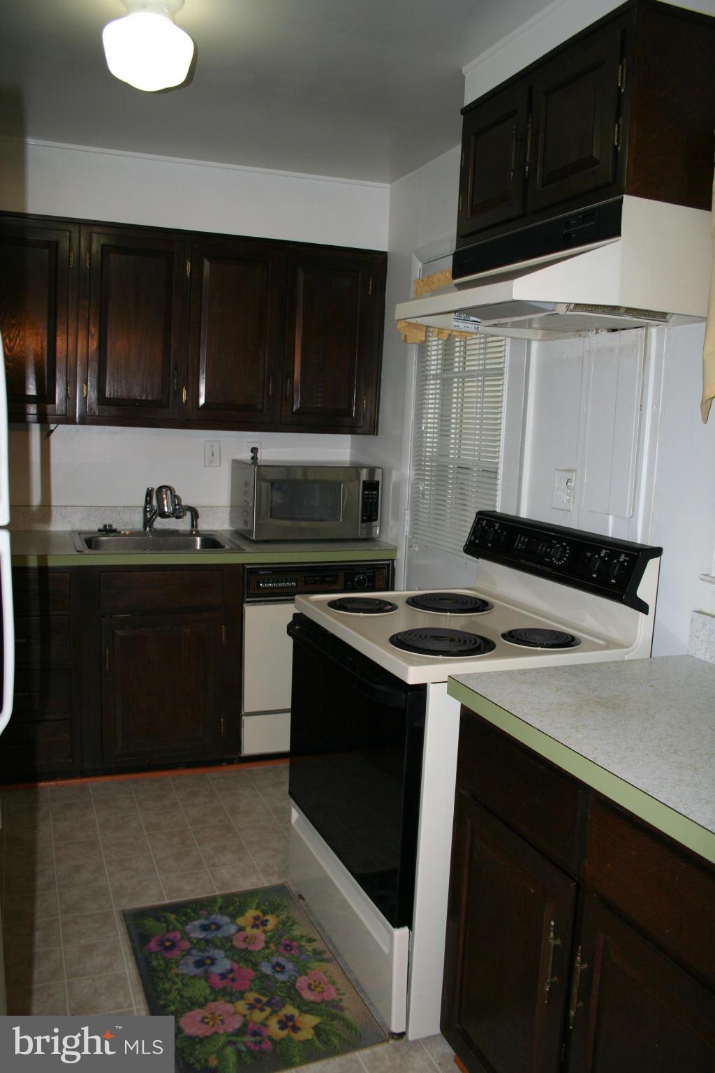 1912 Ware Road Falls Church, VA 22043 - Photo 17 of 28 Kitchen