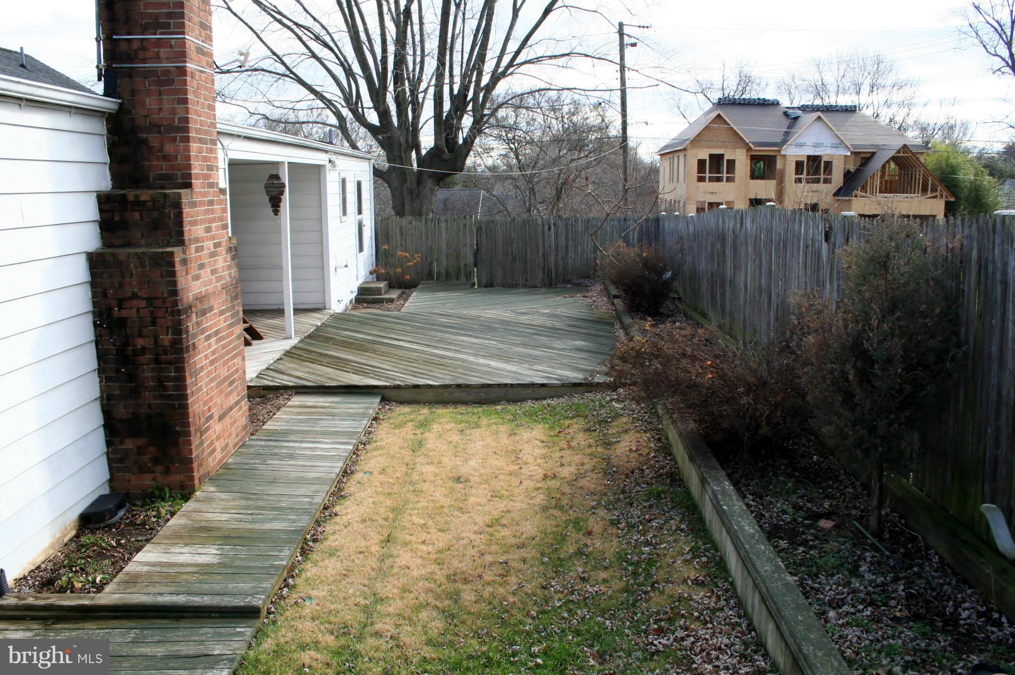 Exterior (Rear)