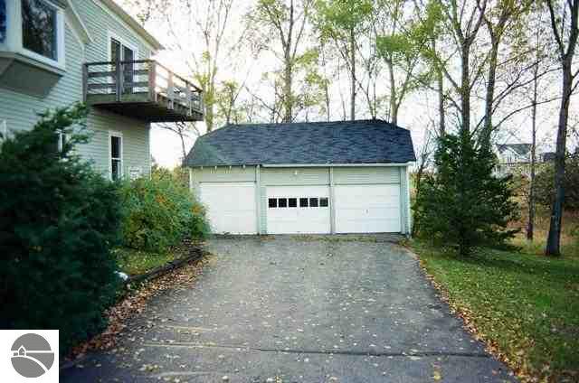 7253 Center Road Traverse City, MI 49686 - Photo 7 of 25 1732016-6.JPG